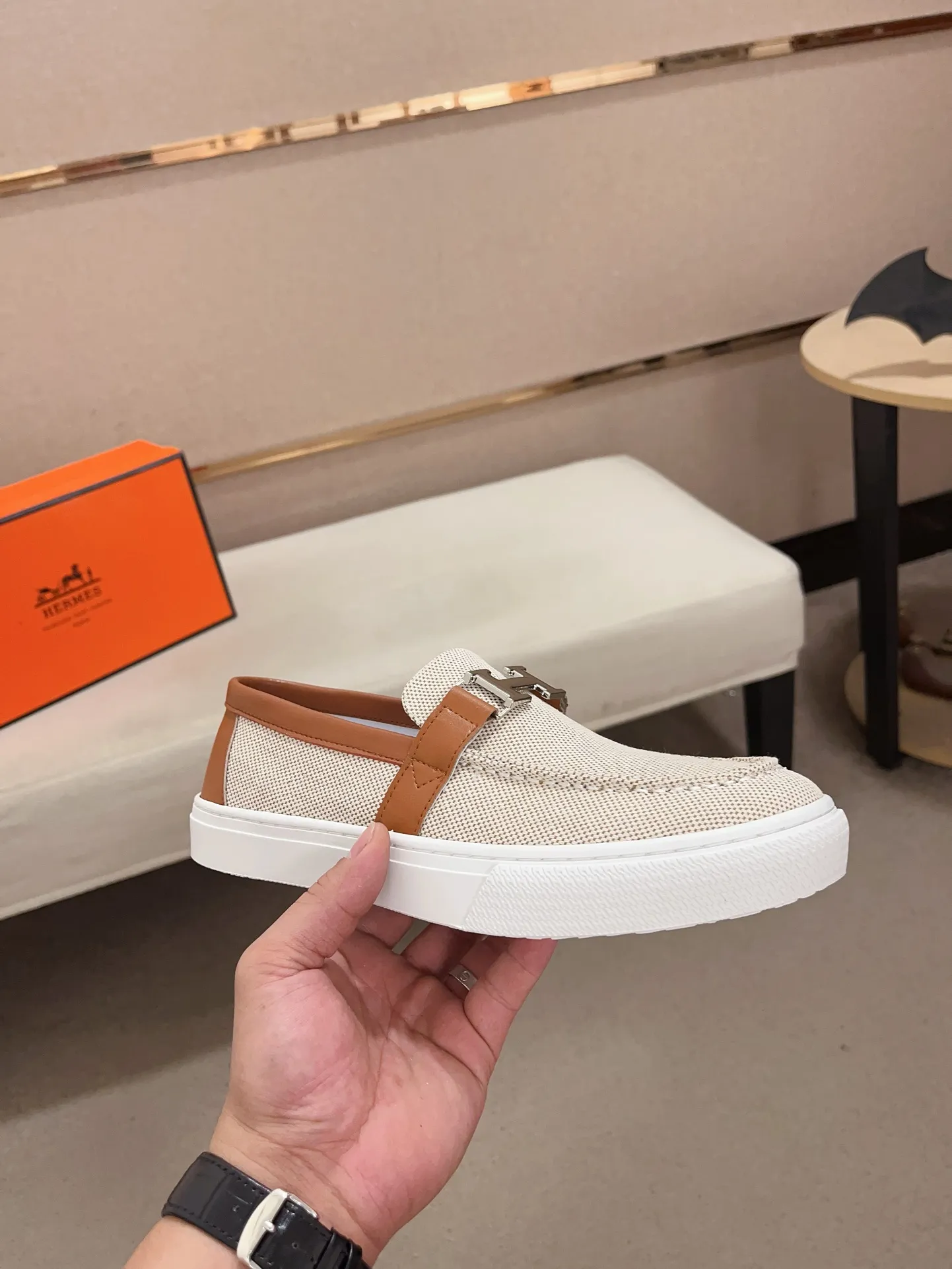 Men's clothing and shoes💰: 400💰《HERMES》【Classic Original Version】Hermès; Top 🔝 Purchasing Agency 🔍🔍Men's latest 🇺🇸 counter sales simultaneously, original ▲▲cowhide imported from Italy ▲▲Exquisite workmanship (Italian 🇮🇹Imported water-dyed 🐂cowhide lining) sole: original sole provided by the original factory, ⚠️exclusive double-layer activity·TPR·rubber·combined molded outsole; Code number: 38-44 (45/46 can be customized, non-refundable)